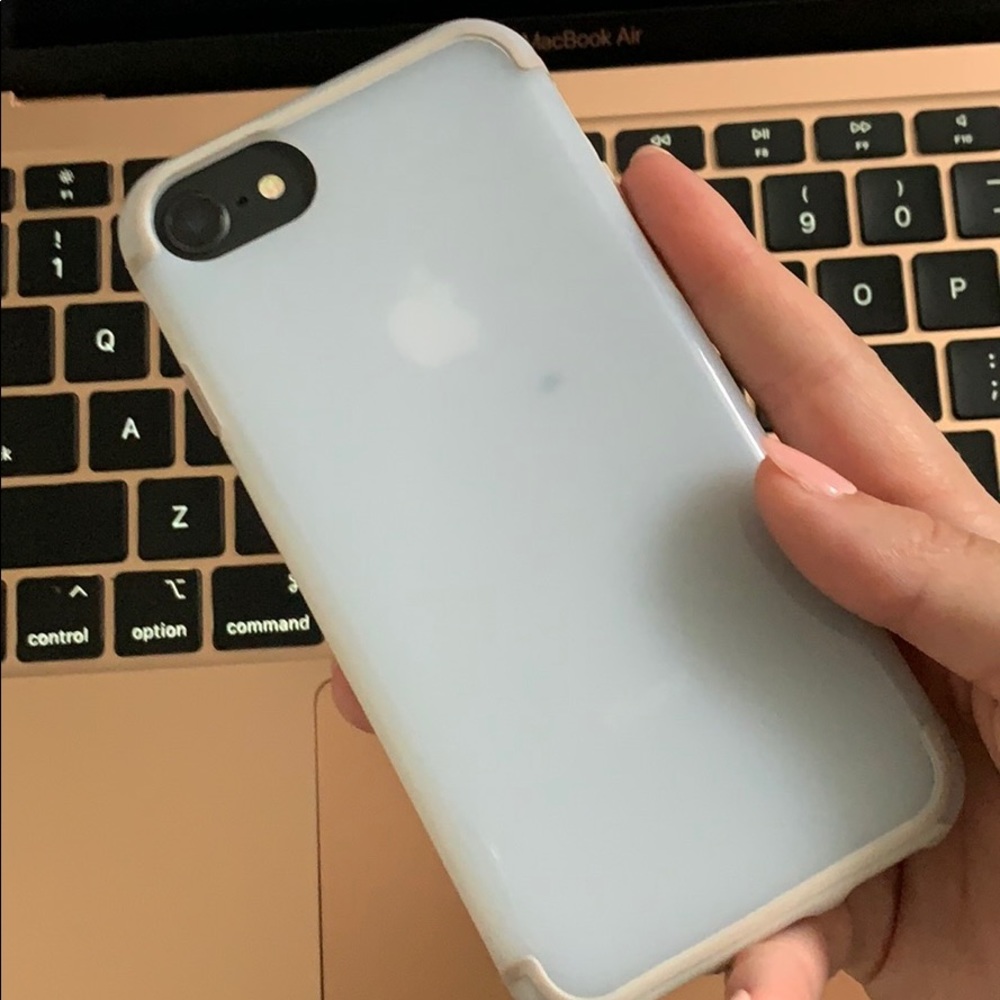 White iPhone 7/8 phone case